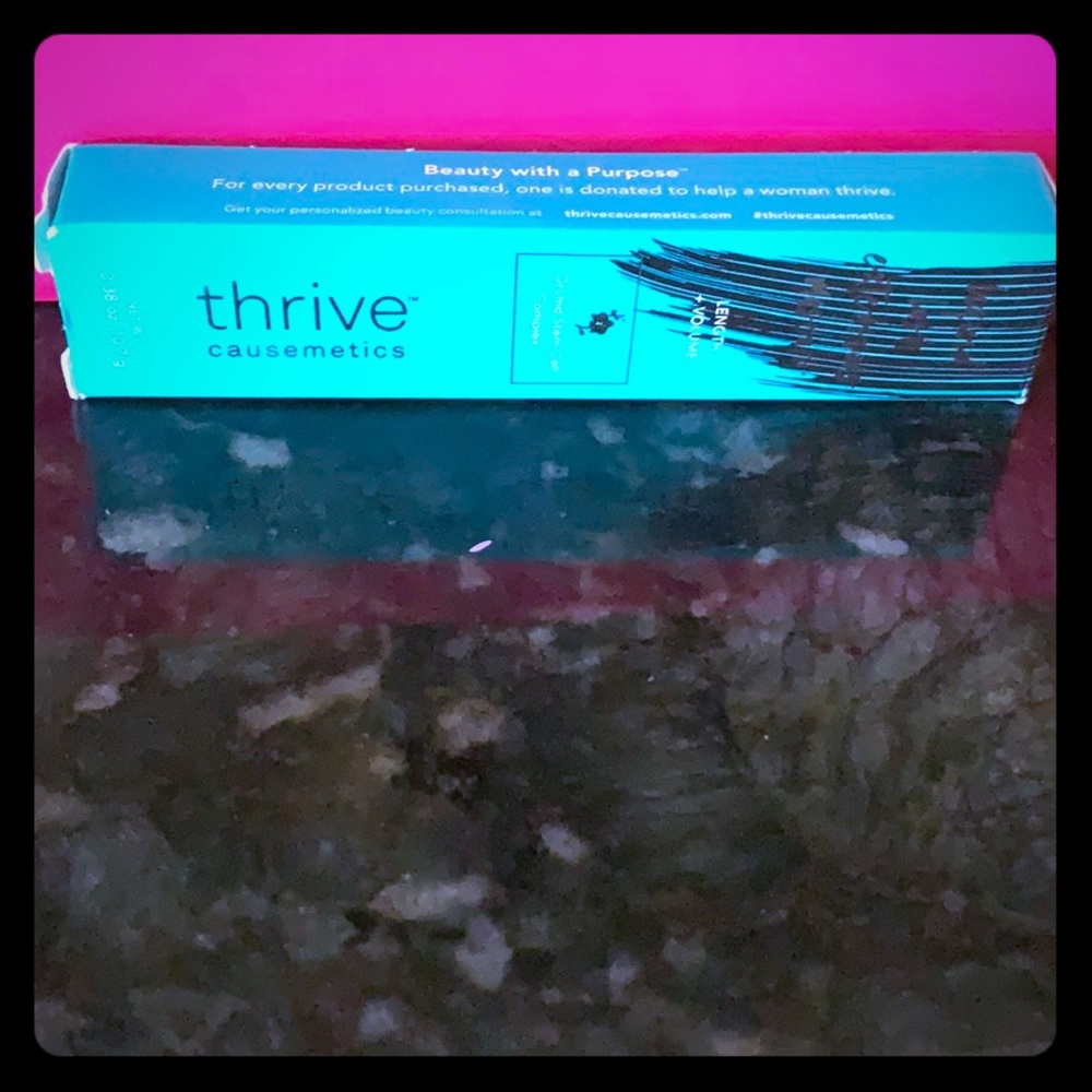 Mascara thrive